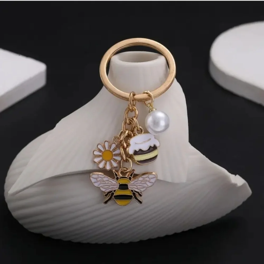 Bee, Honey pot , Daisy and Pearl  Keychain